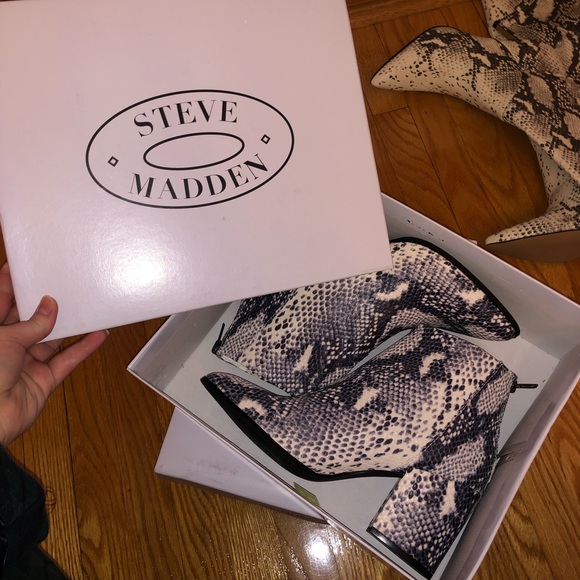 Steve Madden Shoes - Steve Madden Ankle Boots
